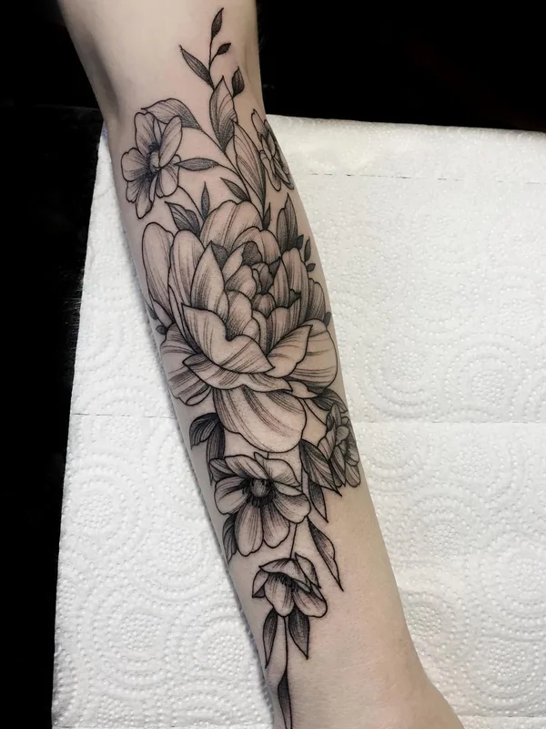 female black and grey fineline 타투 부위 forearm #50572 | 타투이스트 Арина Инголычева