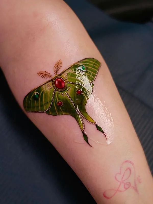 female color realism татуировка на forearm #66203 | Тату мастер PONY WAVE