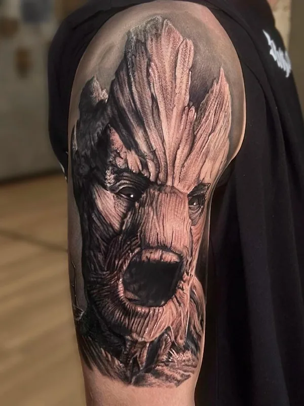 black and grey realism tatuaje en upper arm #66205 | Tatuador Franky Lozano