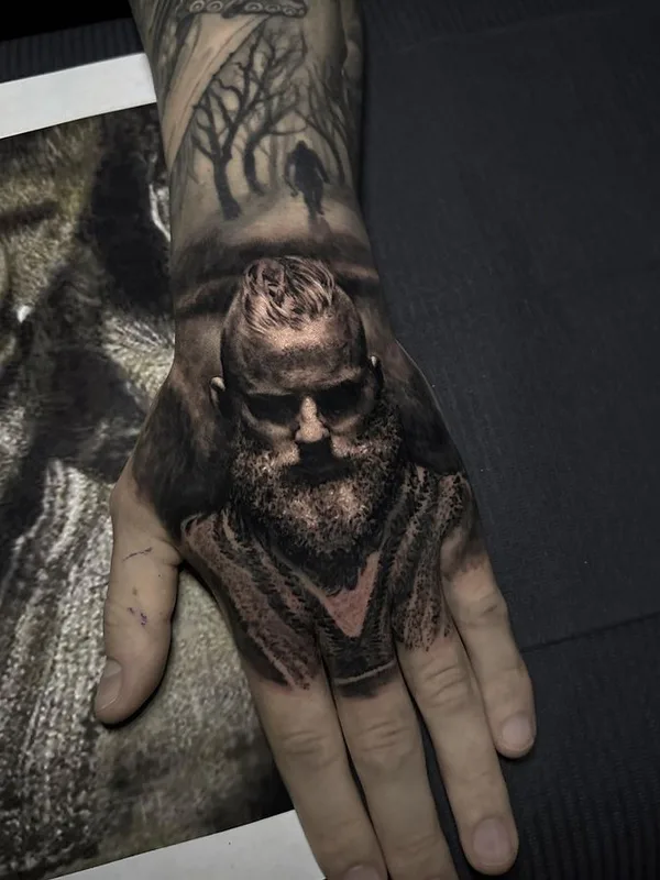 male black and grey realism tatuaje en hand #66220 | Tatuador Dylan Weber