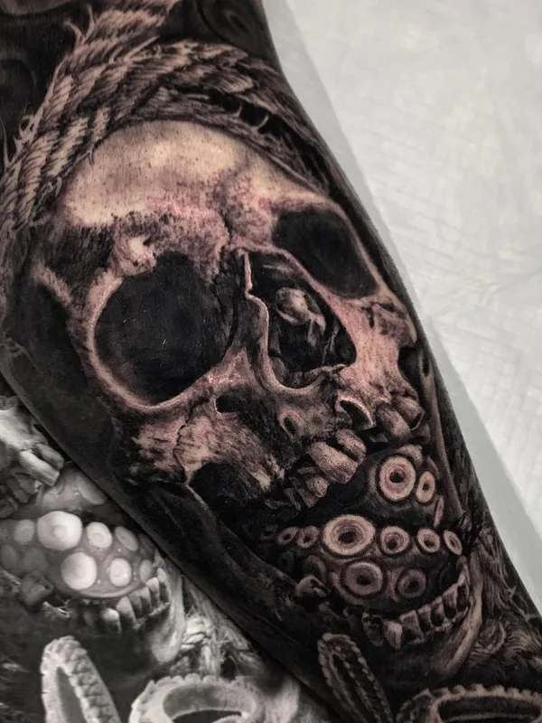 black and grey black and grey tatuaje en forearm #66221 | Tatuador Dylan Weber