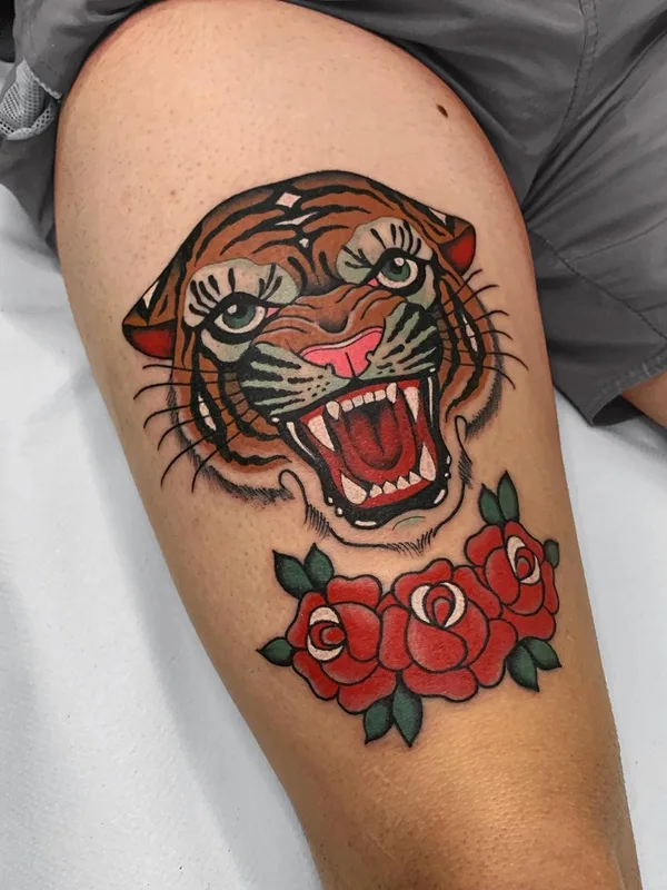 color traditional tatouage sur thigh #40046 | Artiste tatoueur Julian