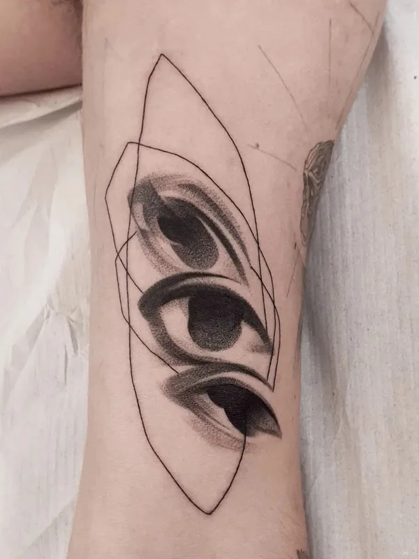 black and grey abstract tatuaje en calf #55381 | Tatuador Mike Kyrtatas