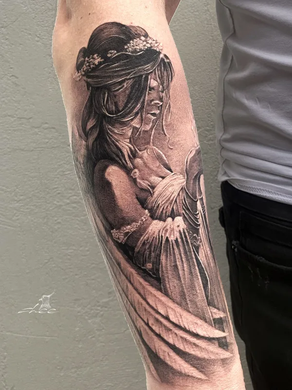 black and grey realism tatouage sur forearm #70601 | Artiste tatoueur chee.tattoo