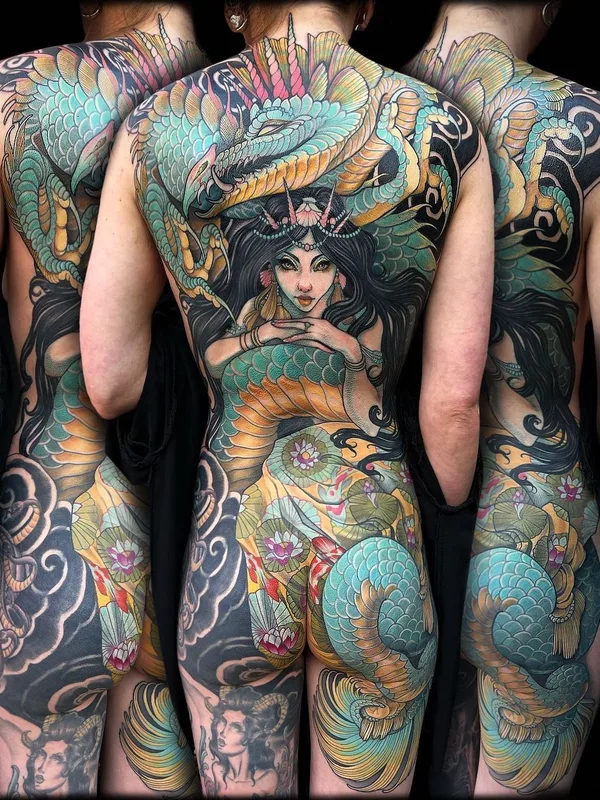 female color japanese tatouage sur full back #56435 | Artiste tatoueur Teresa Sharpe