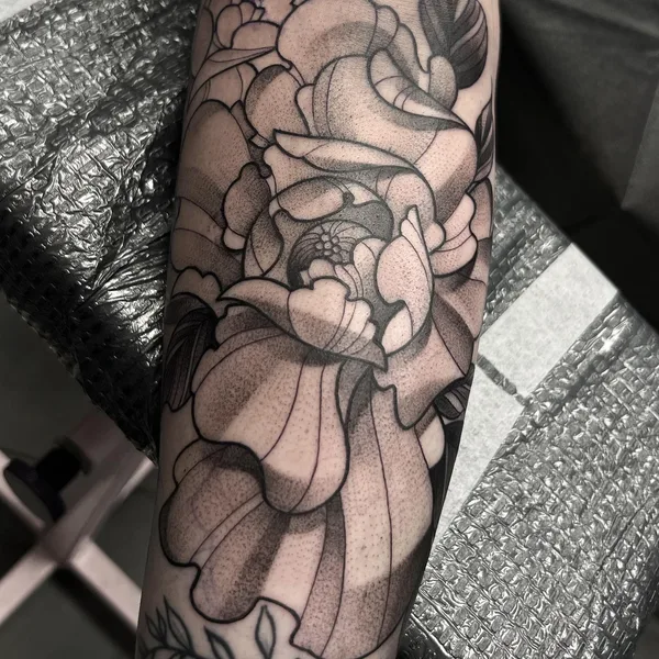 Neo Traditional tattoo by Sara Stigmata in Richmond