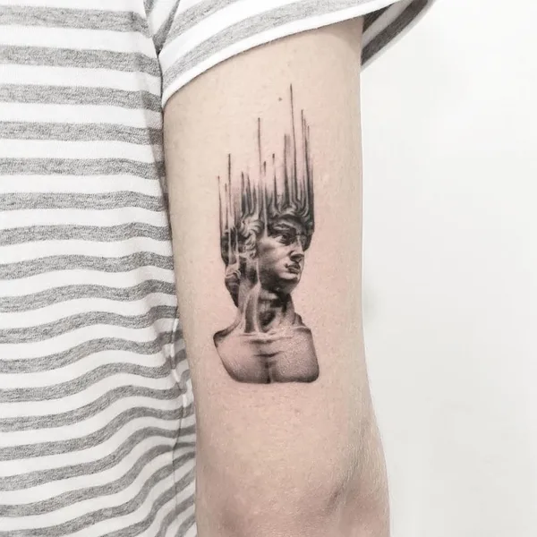 Minimalism tattoo by Hernan Giamberardino in Palma