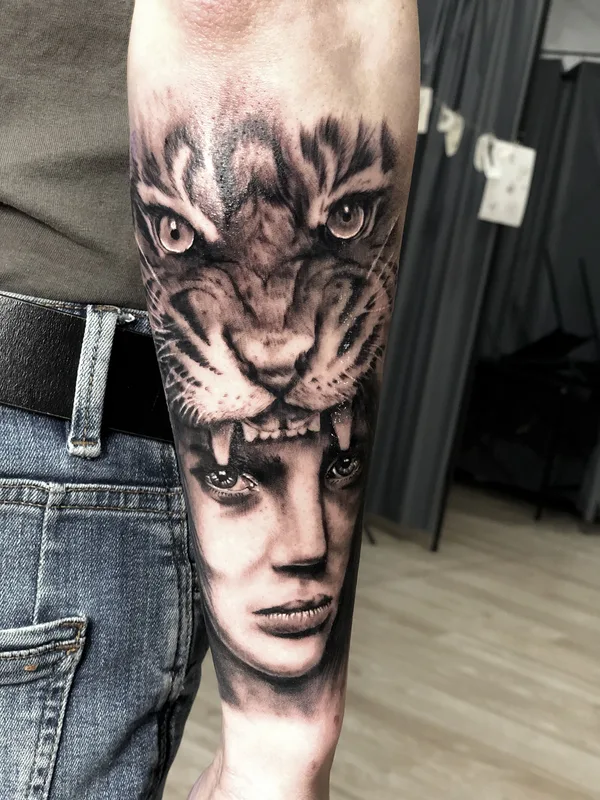 black and grey realism татуировка на forearm #37732 | Тату мастер Dmitri Sadchikov