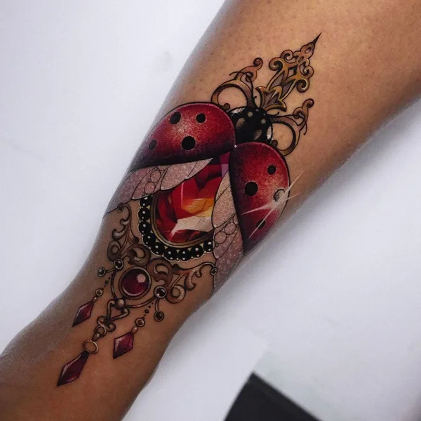 Botanical tattoo by Лариса Ганзвинд in Moscow