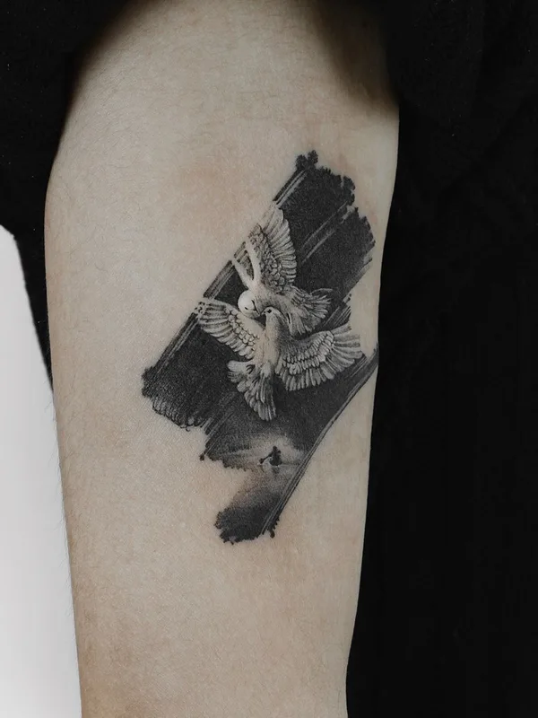 black and grey black and grey tattoo auf bicep #34859 | Tätowierer Ati