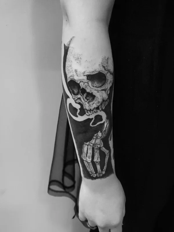 black and grey blackwork tatouage sur forearm #38604 | Artiste tatoueur Paulo R