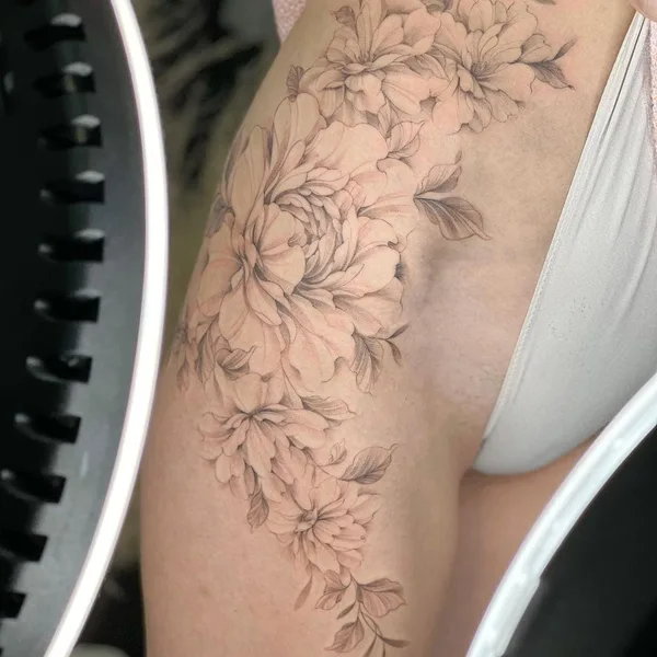 Graphic tattoo by Алина Чеботарева in Саратов