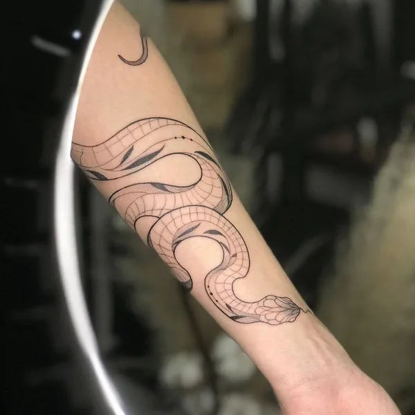Graphic tattoo by Алина Чеботарева in Саратов