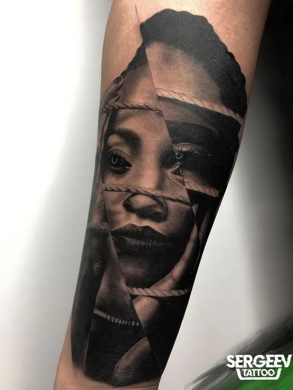 female black and grey realism 纹身 在 forearm #50686 | 纹身师 Сергей Сергеев