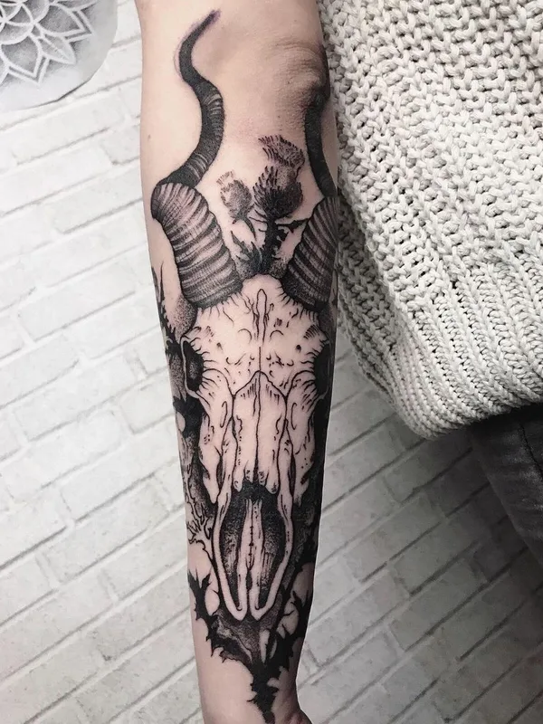 black blackwork Tatuagem em forearm #50733 | Tatuador Владислав Ретунский