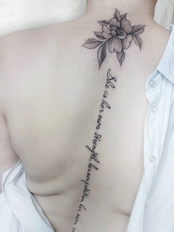 female black and grey fineline 타투 부위 upper back #50756 | 타투이스트 Диана Белогрив