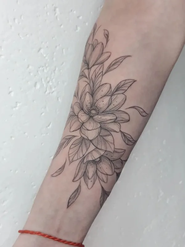 female black and grey fineline 타투 부위 forearm #50764 | 타투이스트 Диана Белогрив