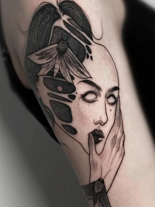 female black blackwork tatouage sur forearm #50773 | Artiste tatoueur Александра Летягина