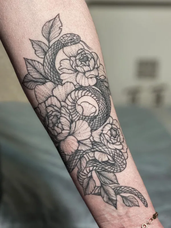 black and grey blackwork Tatuaggio su forearm #50835 | Tatuatore Александр Уколов