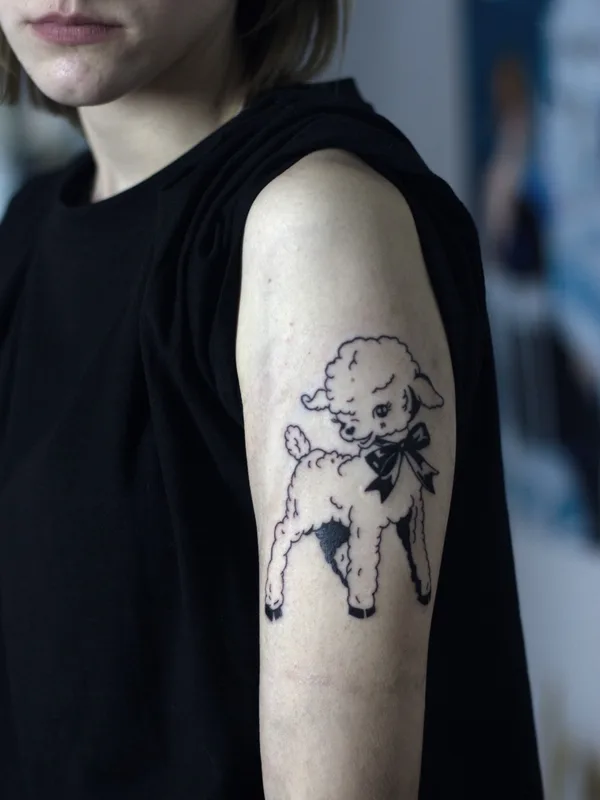 female black blackwork татуировка на upper arm #64286 | Тату мастер Пантель Воронеж