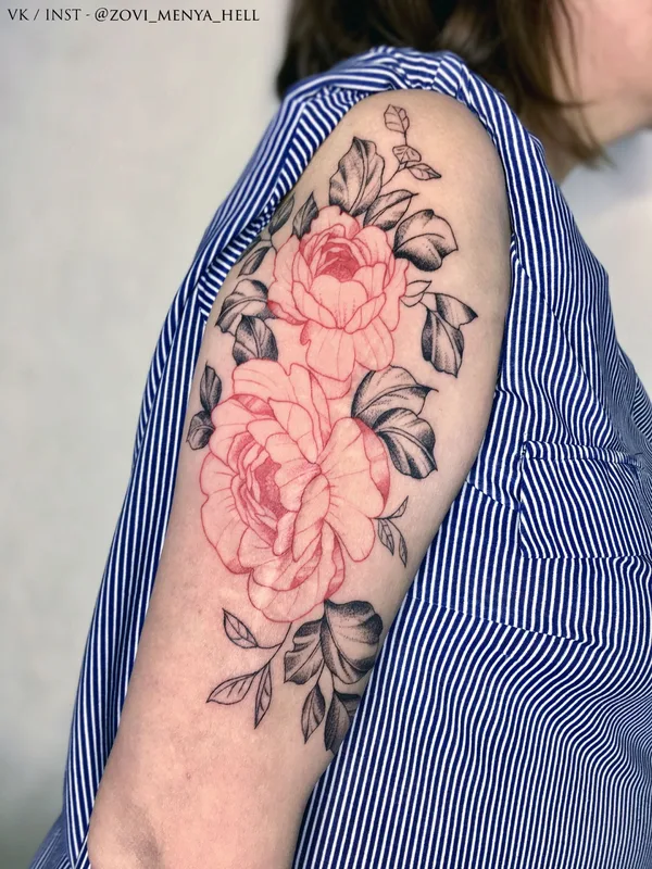 female color botanic tatouage sur upper arm #35444 | Artiste tatoueur Степан Ломачинский