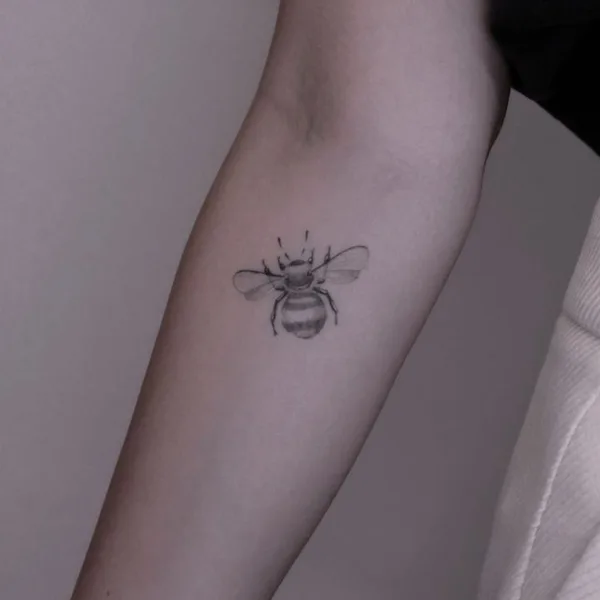 Graphic tattoo by Justine Scandella in Winterthur