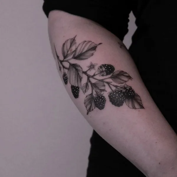 Graphic tattoo by Justine Scandella in Winterthur