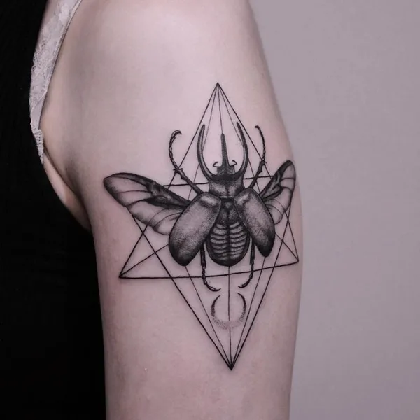 Graphic tattoo by Justine Scandella in Winterthur