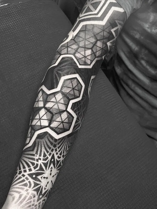 Ornamental tattoo by Anton Riakhovski in Warszawa