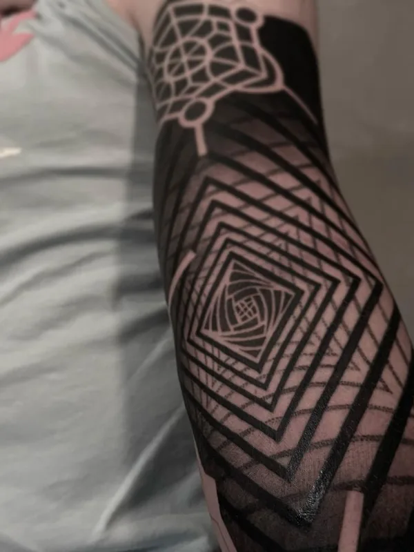 Ornamental tattoo by Anton Riakhovski in Warszawa