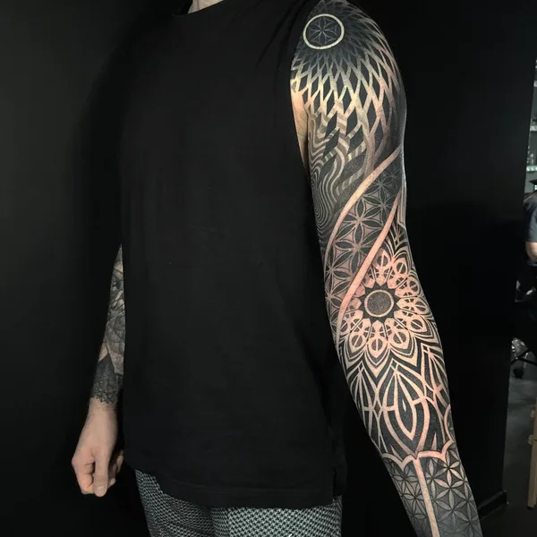 Ornamental tattoo by Anton Riakhovski in Warszawa