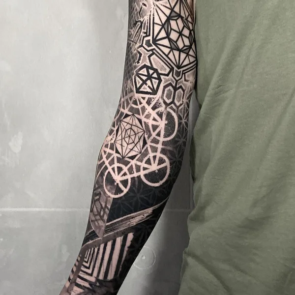 Ornamental tattoo by Anton Riakhovski in Warszawa