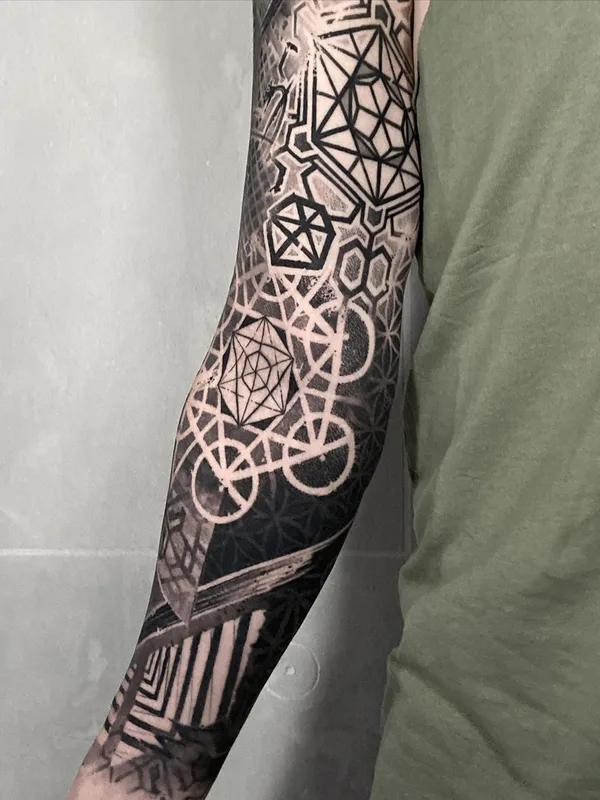 Ornamental tattoo by Anton Riakhovski in Warszawa