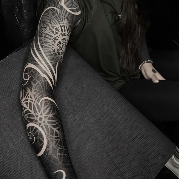 Ornamental tattoo by Anton Riakhovski in Warszawa