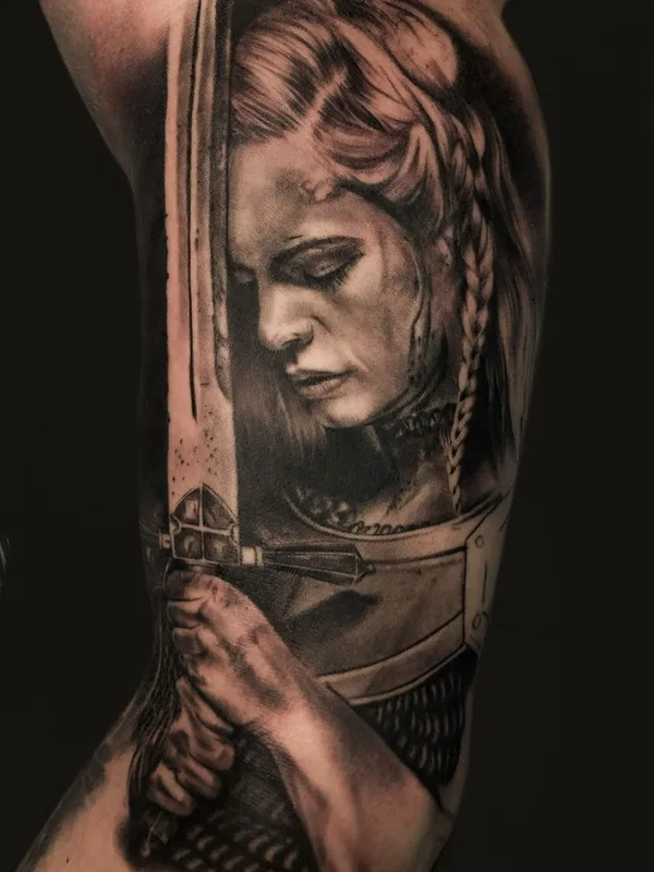 female black and grey realism tatuaje en upper arm #40093 | Tatuador Ирина Чернова