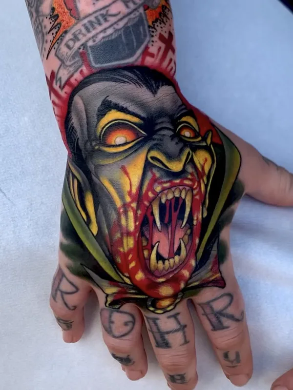 color neo traditional tattoo auf hand #69513 | Tätowierer Peter Lagergren