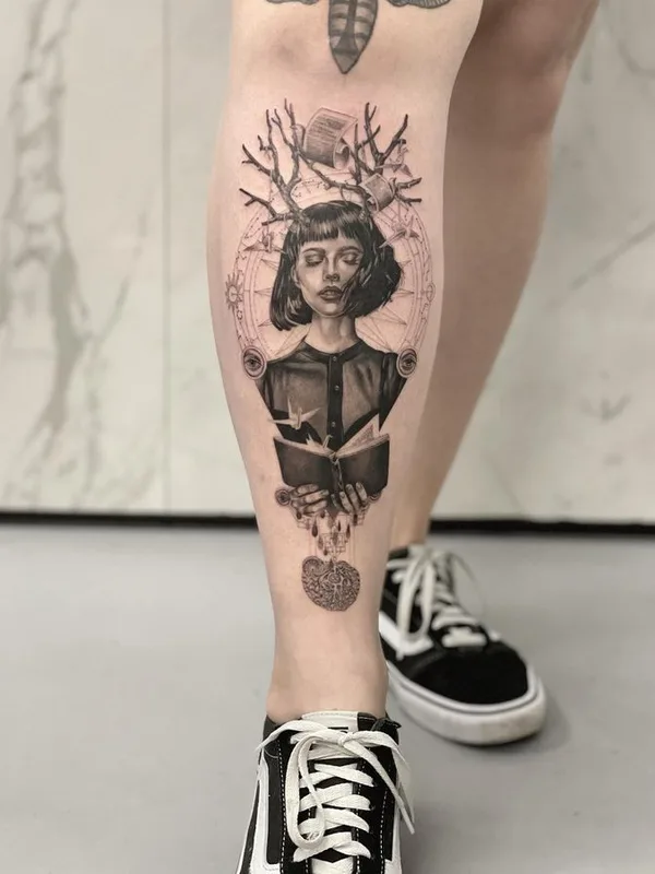 female black and grey realism татуировка на calf #69517 | Тату мастер Amalie