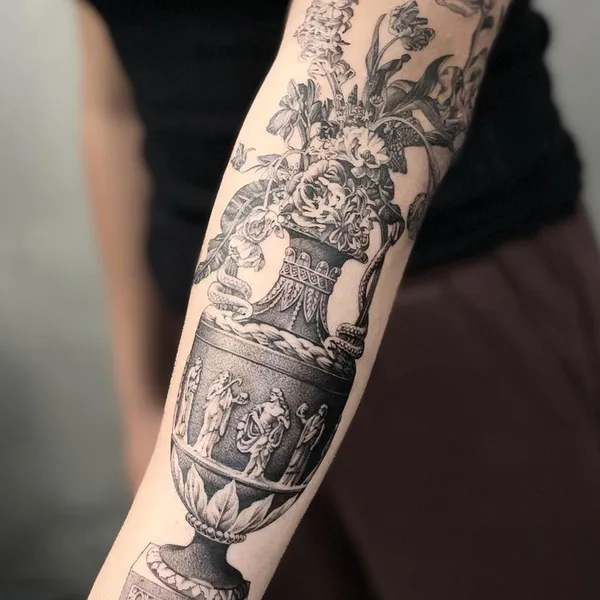Micro Realism tattoo by Amalie