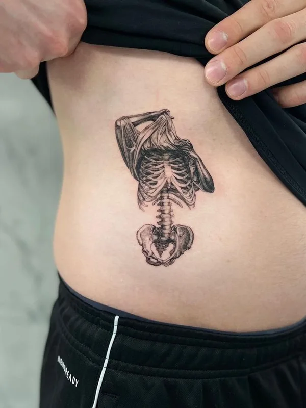 black and grey blackwork татуировка на side #69520 | Тату мастер Amalie