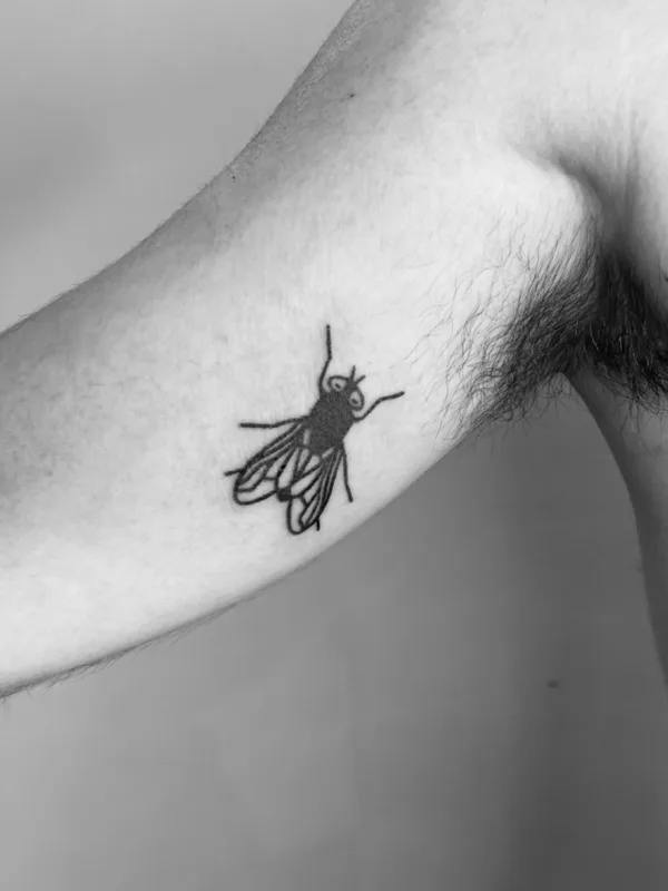 handpoke tattoo by Oleg Savchuk in Tbilisi