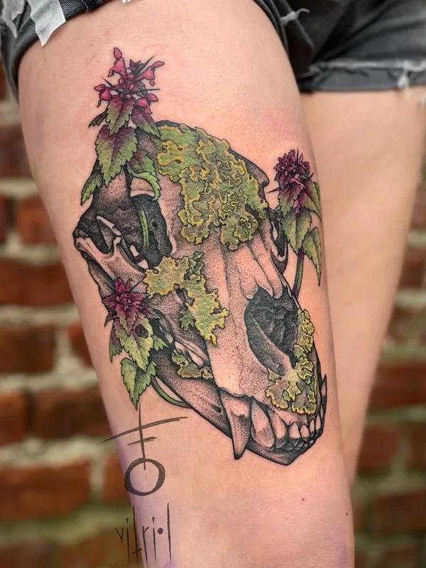 color illustrative Tatuaggio su thigh #56567 | Tatuatore Vitriol