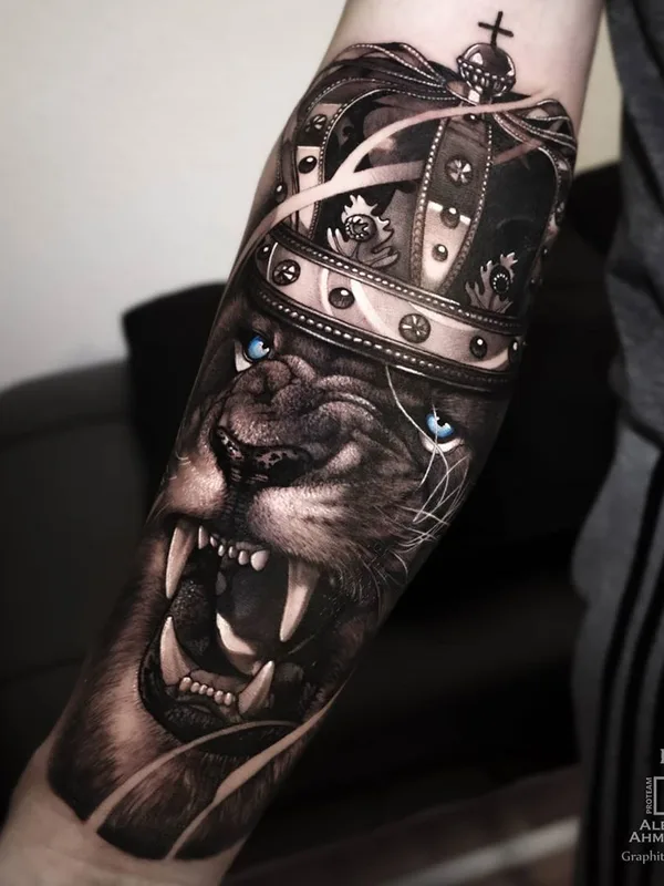 black and grey realism tatuaje en forearm #37105 | Tatuador Александр Ахмертдинов