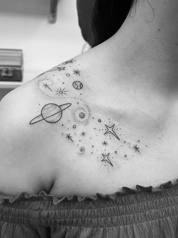 female black and grey linework tatouage sur shoulder #44852 | Artiste tatoueur Bojana
