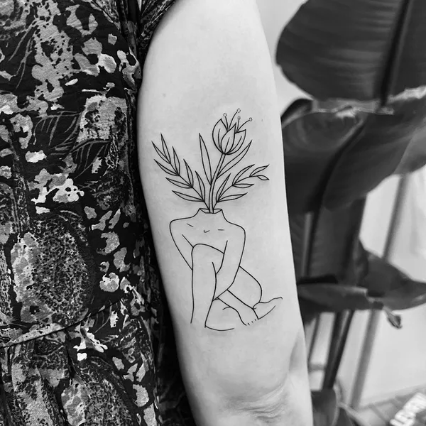 Linework tattoo by Bojana in Amsterdam