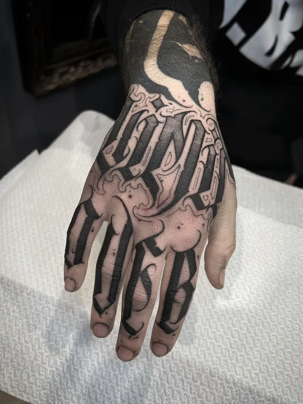 black blackwork татуировка на hand #44943 | Тату мастер Diego Garrafa