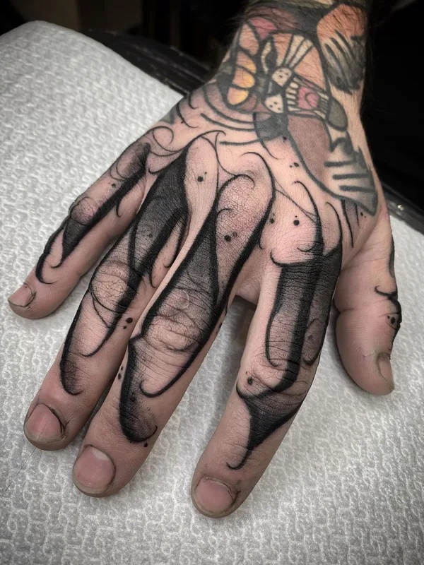black blackwork татуировка на hand #44938 | Тату мастер Diego Garrafa