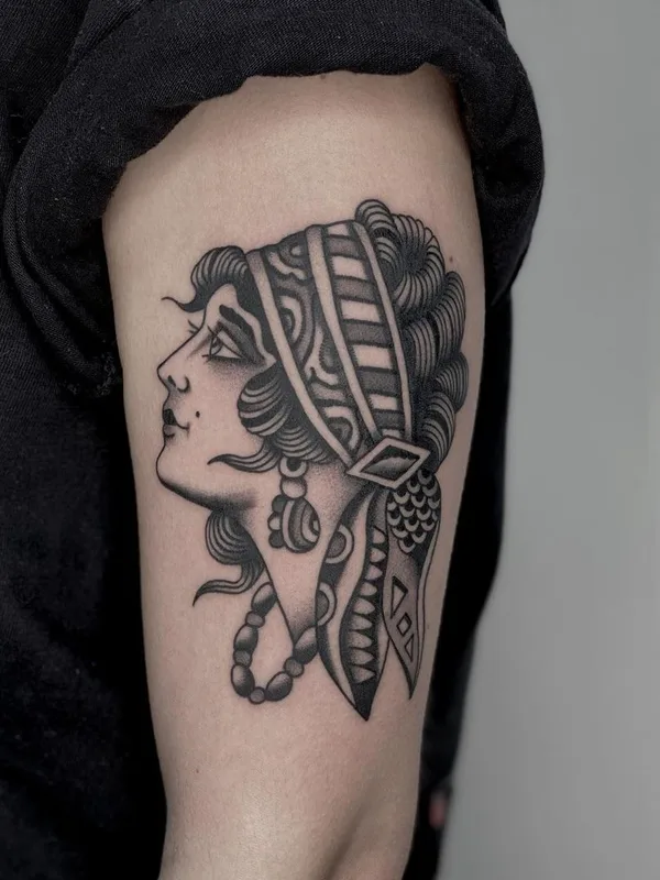 female black and grey neo traditional татуировка на bicep #45031 | Тату мастер WES WIZ