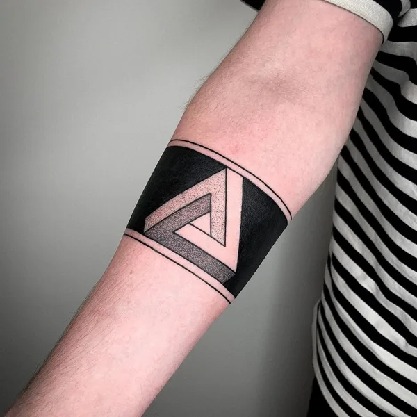 Graphic tattoo by Oliver’s Black Ink in Amsterdam