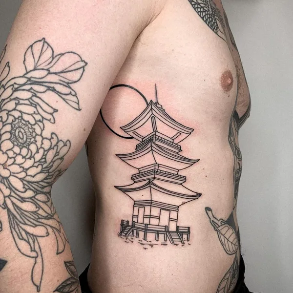 Graphic tattoo by Oliver’s Black Ink in Amsterdam