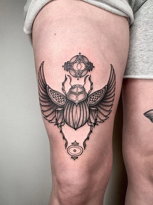 Graphic tattoo by Oliver’s Black Ink in Amsterdam